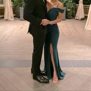 AVERY G
Cold-shoulder Gown In Hunter